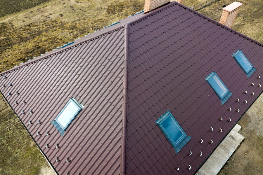 How to Clean a Metal Roof? A Complete Guide to Safe and Effective Roof Maintenance